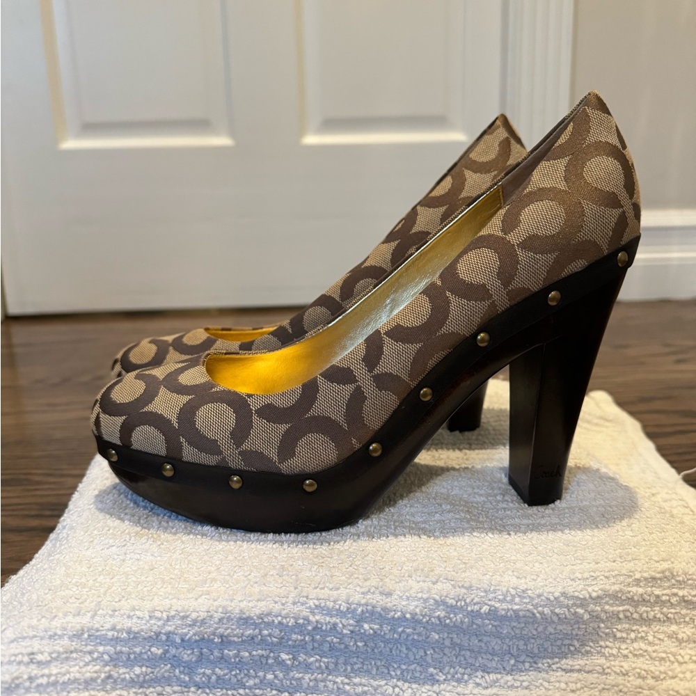 Brand new coach women’s chunky heels! Never worn!